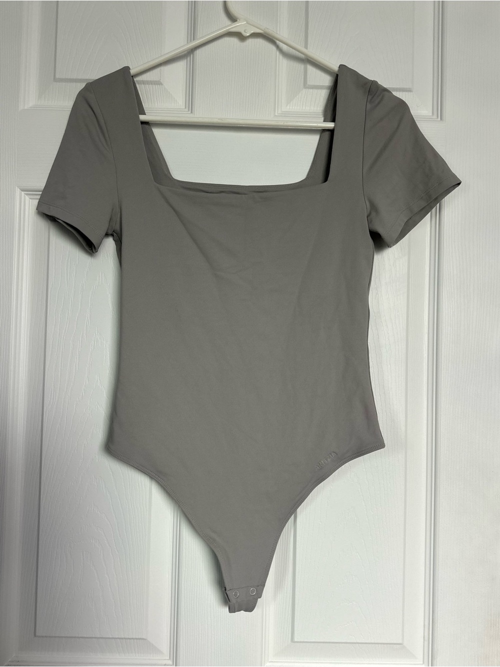 Aritzia Short Sleeve Square Neck Bodysuit in Gray